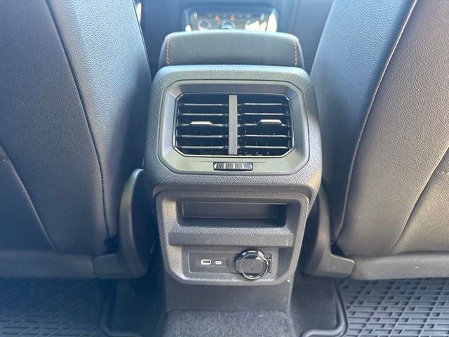 2024 Volkswagen Tiguan 2.0T Wolfsburg Edition