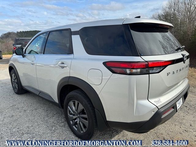 2024 Nissan Pathfinder S