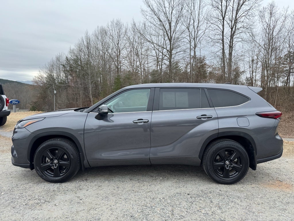 2024 Toyota Highlander LE