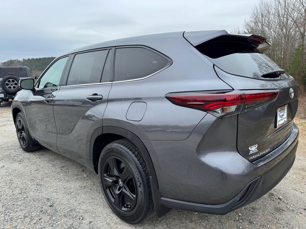 2024 Toyota Highlander LE