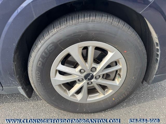 2023 Kia Carnival LX