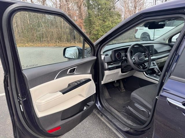 2023 Kia Carnival LX