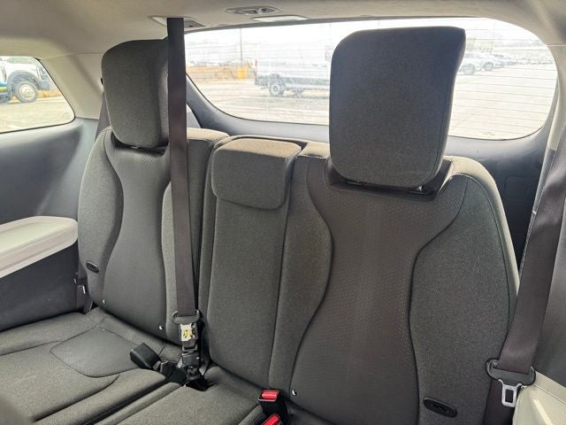 2023 Kia Carnival LX