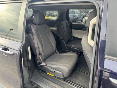 2023 Kia Carnival LX