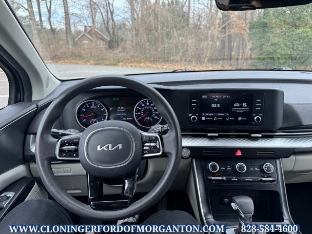 2023 Kia Carnival LX