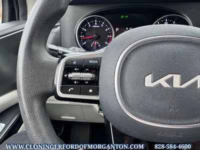 2023 Kia Carnival LX