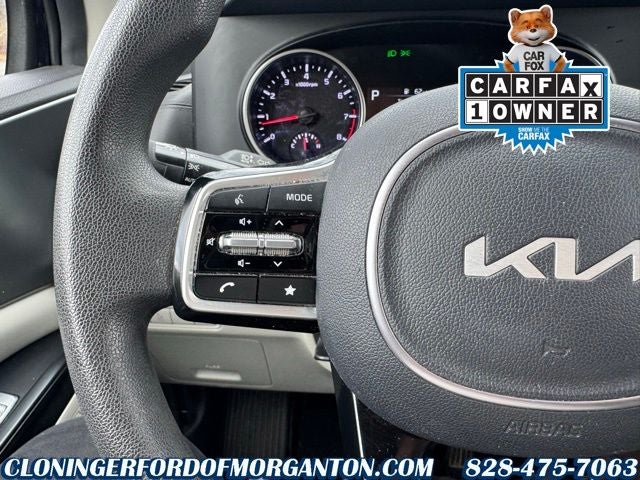 2023 Kia Carnival LX