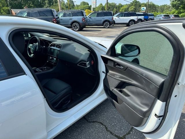 2017 Jaguar XE 25t