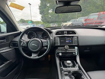 2017 Jaguar XE 25t