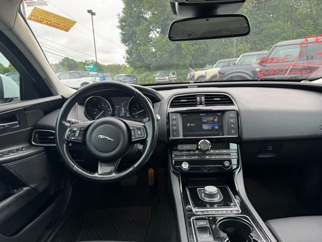 2017 Jaguar XE 25t