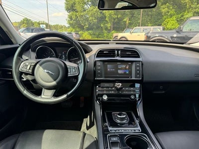 2017 Jaguar XE 25t