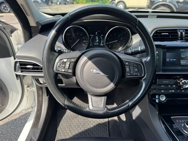 2017 Jaguar XE 25t