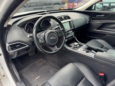 2017 Jaguar XE 25t