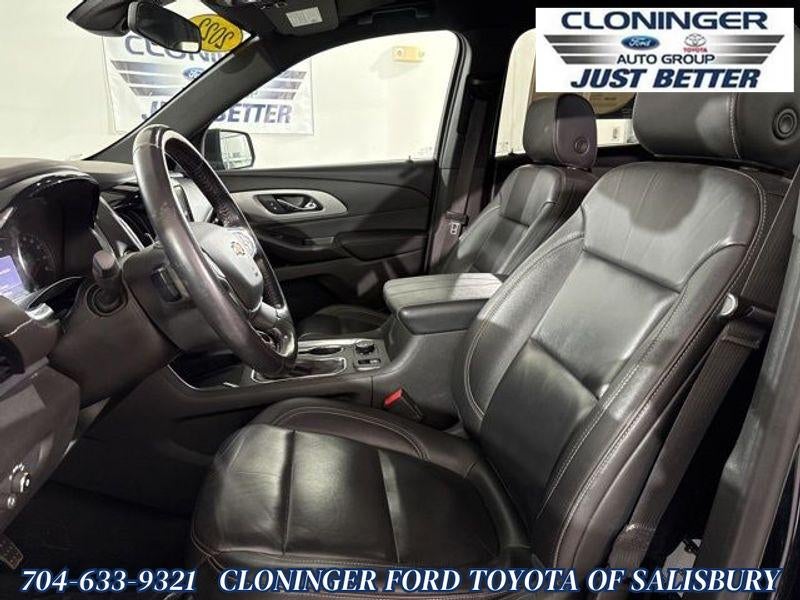 2022 Chevrolet Traverse LT Leather