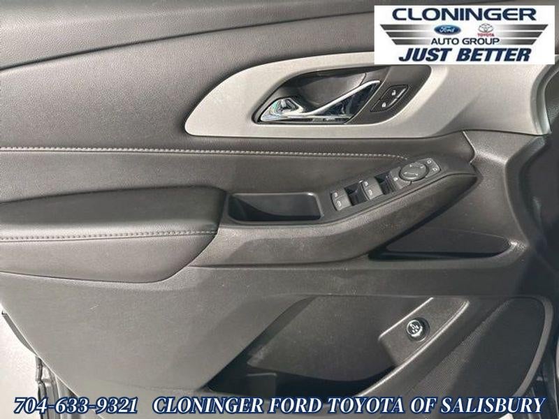 2022 Chevrolet Traverse LT Leather