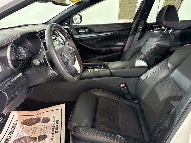 2022 Nissan Maxima SR