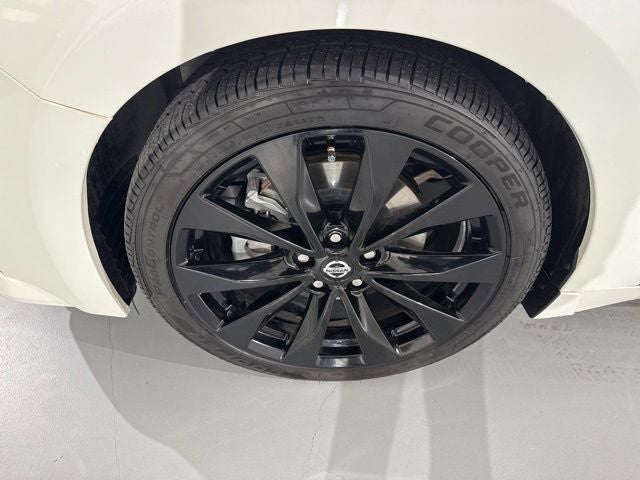 2022 Nissan Maxima SR