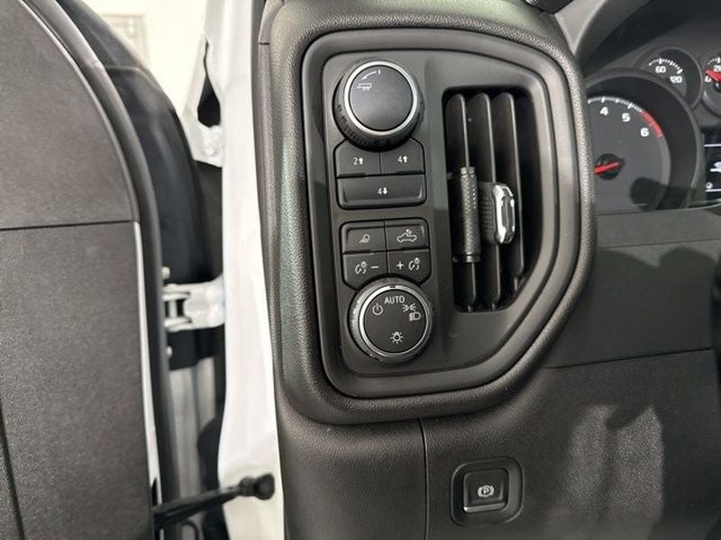 2024 Chevrolet Silverado Custom