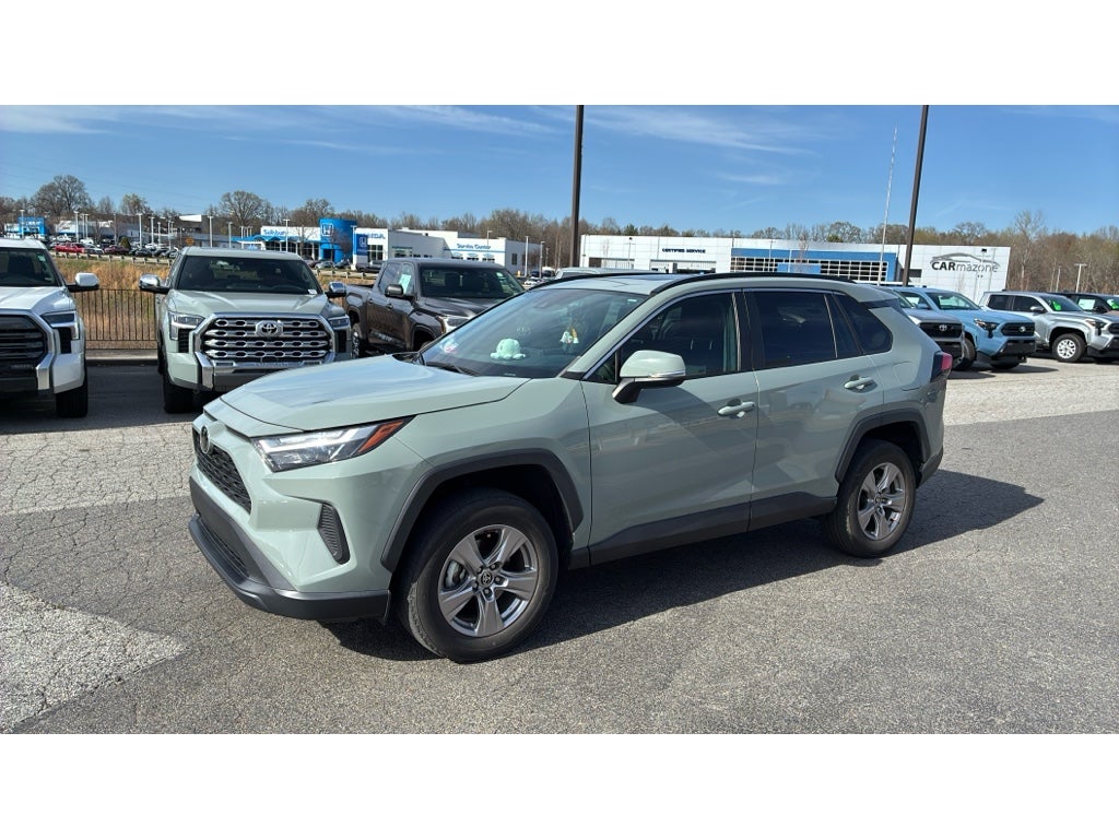 2022 Toyota RAV4 XLE