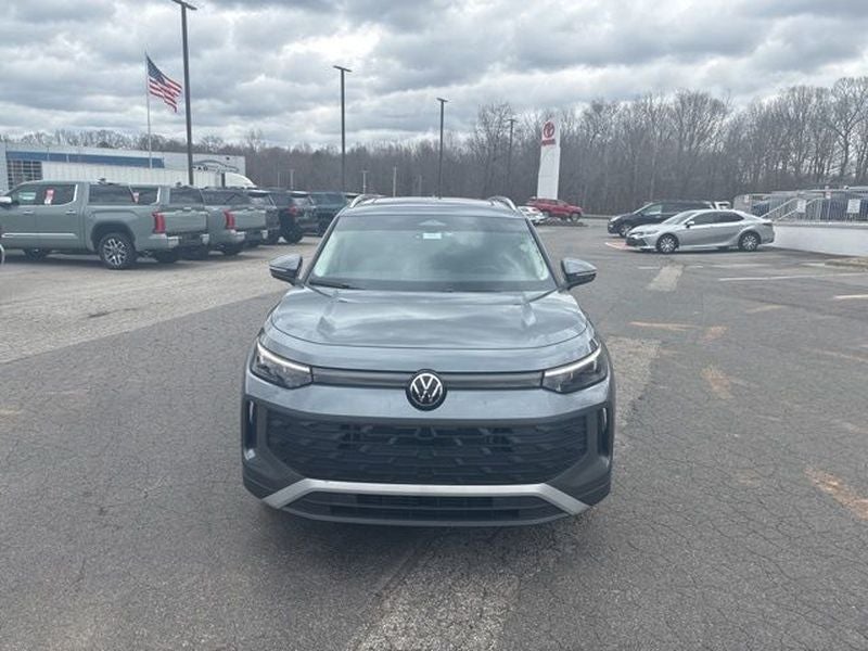 2025 Volkswagen Tiguan 2.0T SE