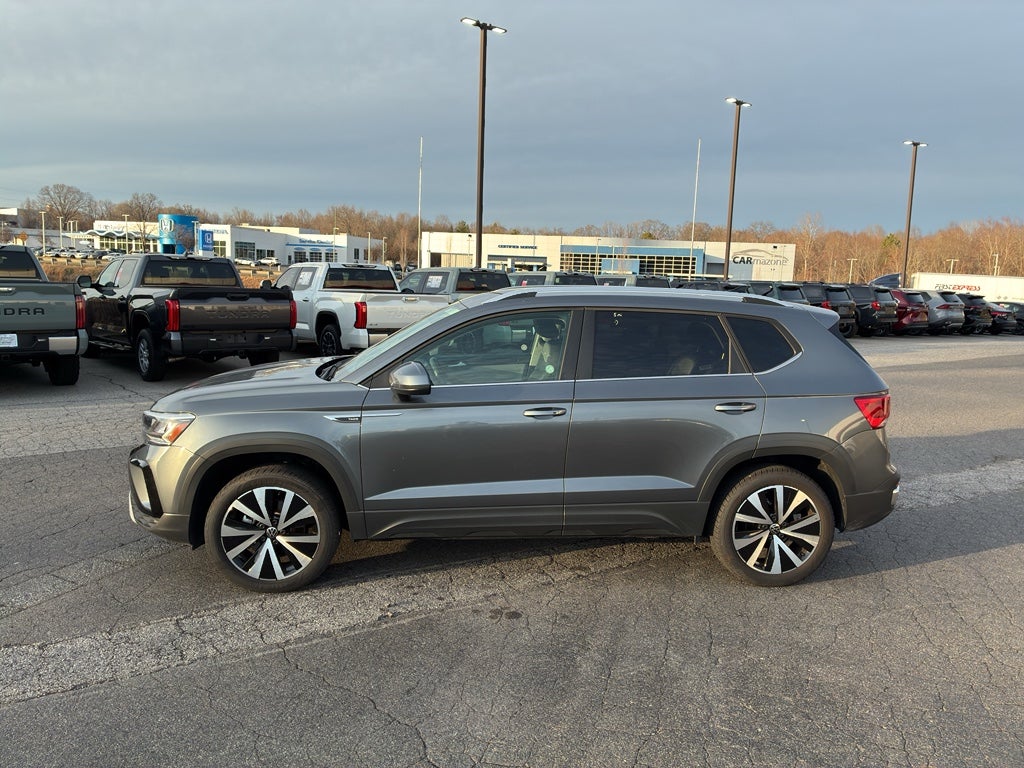 2024 Volkswagen Taos SE