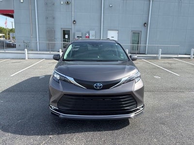 2024 Toyota Sienna XLE 7 Passenger