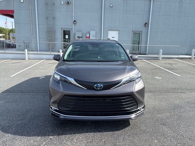 2024 Toyota Sienna XLE 7 Passenger