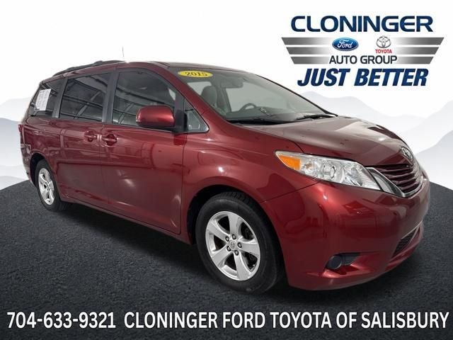 2015 Toyota Sienna LE 8 Passenger