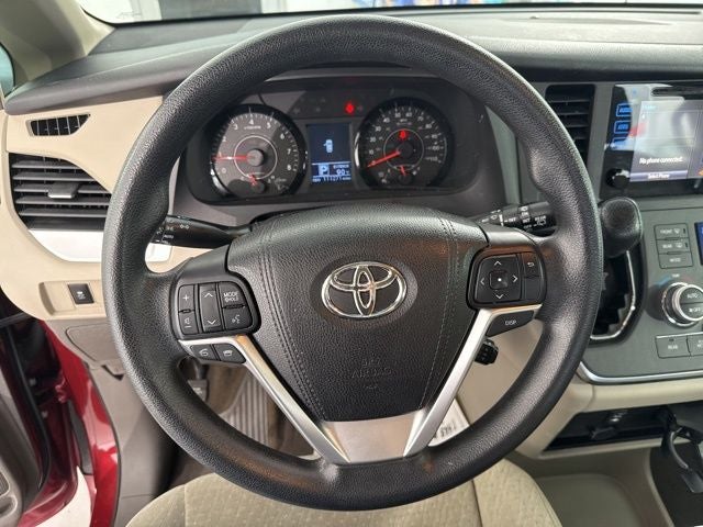 2015 Toyota Sienna LE 8 Passenger