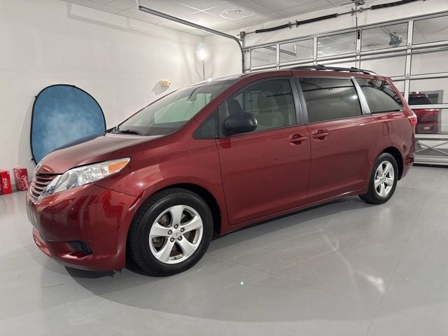 2015 Toyota Sienna LE 8 Passenger
