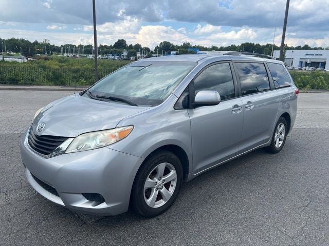 2012 Toyota Sienna LE 8 Passenger