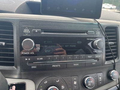 2012 Toyota Sienna LE 8 Passenger