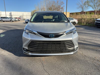 2025 Toyota Sienna XLE