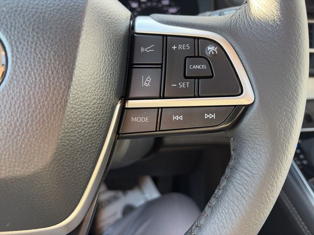 2025 Toyota Sienna XLE