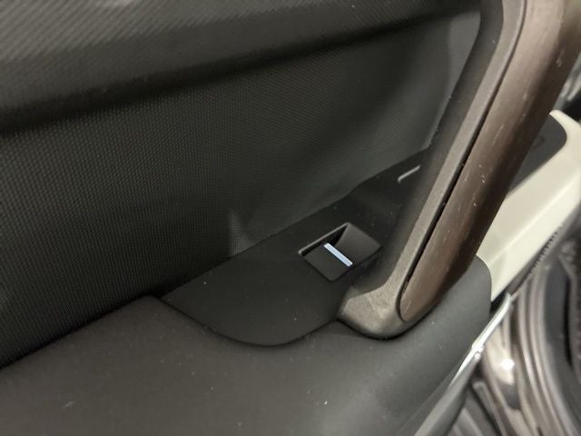 2024 Land Rover Defender 110 S