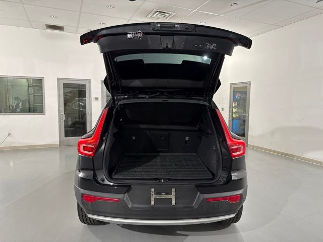 2022 Volvo XC40 Momentum