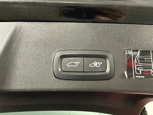 2022 Volvo XC40 Momentum