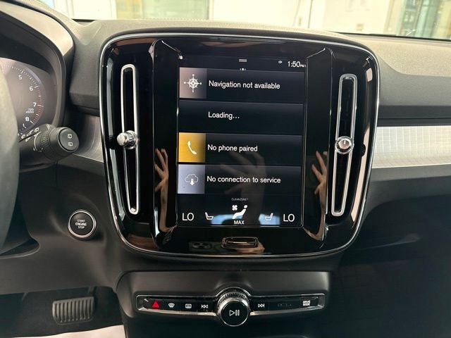 2022 Volvo XC40 Momentum
