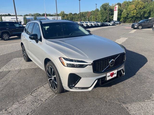 2024 Volvo XC60 B5 Plus Dark Theme